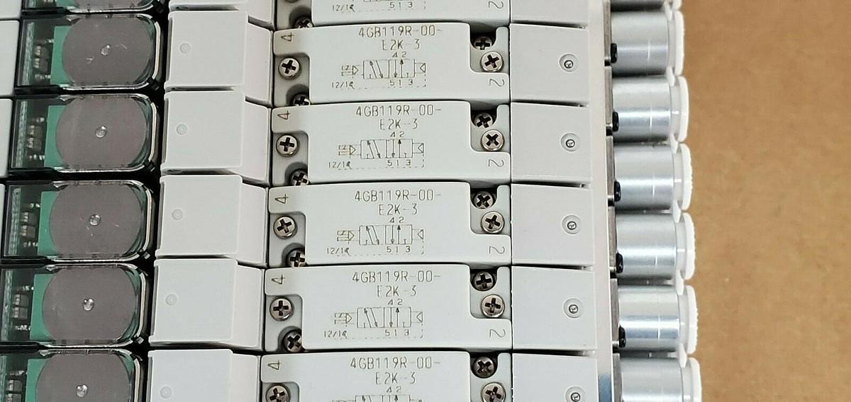 Used NIB CKD M4GB110R-C6-E2KD-12-3 VALVE MANIFOLD BLOCK ASSEMBLY 4GB119R-00-E2K-3
