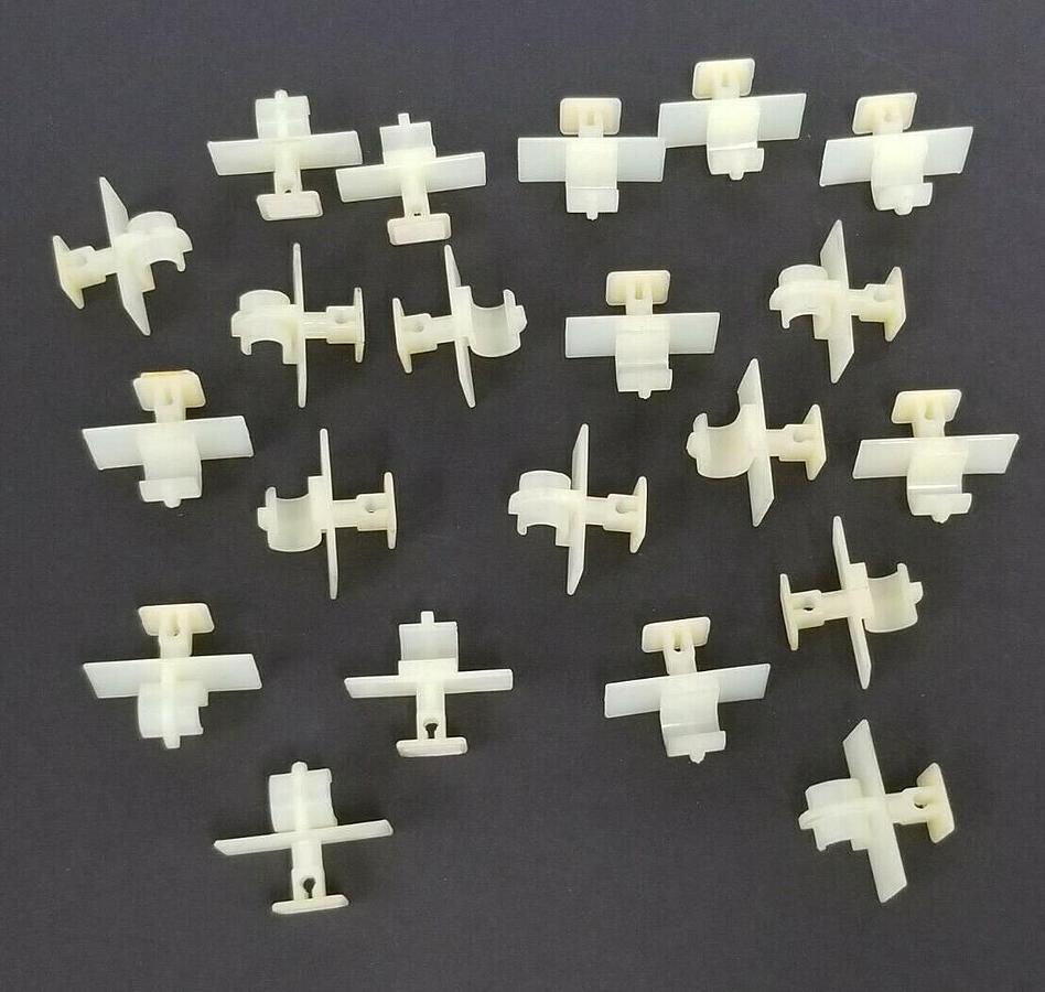 Used LOT OF 21 SQUARE D FUSEHOLDER ATTACHMENTS FOR 9080-GF6 TERMINAL BLOCKS