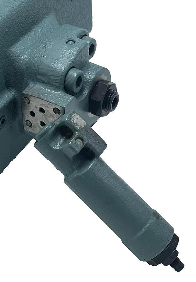 NACHI VDC-2A-1A3-E20 Hydraulic Variable Vane Pump 1" Shaft *BROKEN BOLTS*