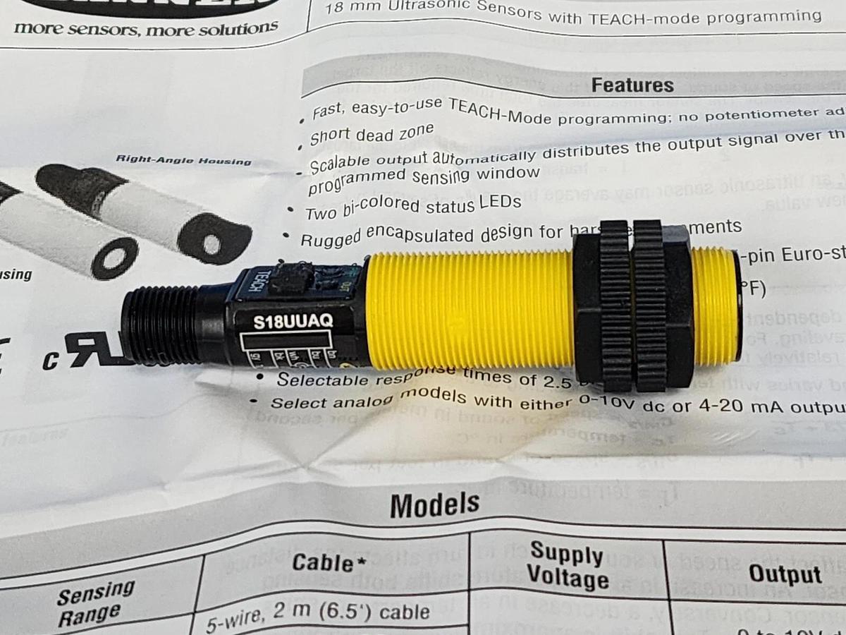 Used NIB BANNER S18UUAQ PROXIMITY SENSOR 02700
