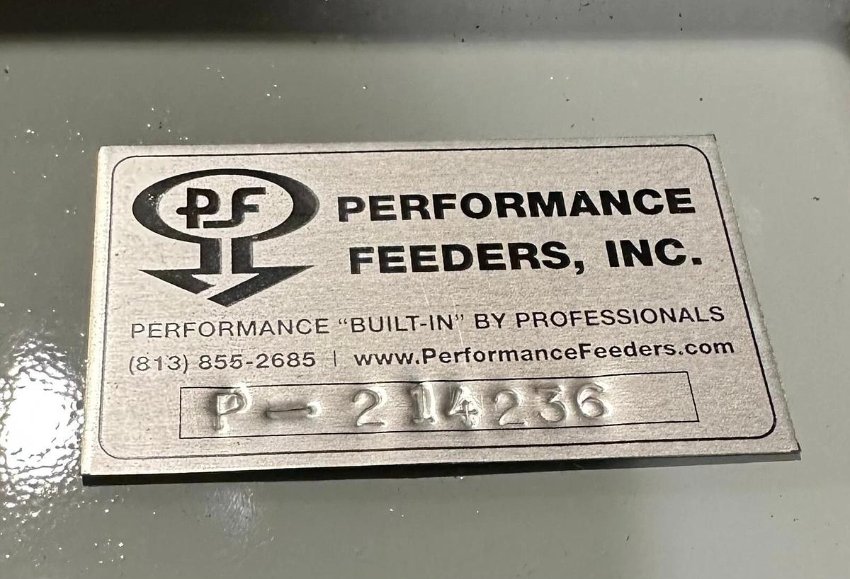 Used PERFORMANCE FEEDERS INC P-214236 / P214236 VIBRATORY FEEDER