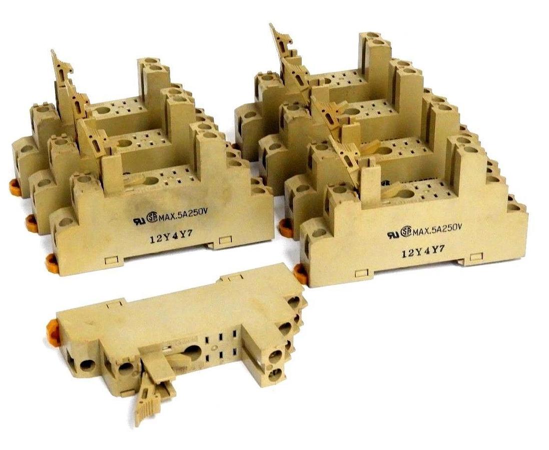 Used LOT OF 8 OMRON P7PF-08-E RELAY SOCKET BASES P7PF08E
