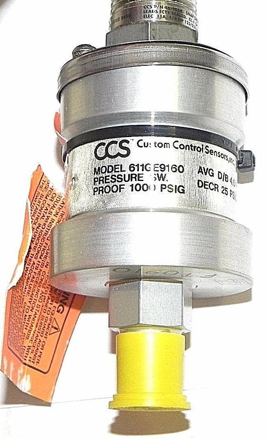 Used NIB CUSTOM CONTROLS SENSORS 611GE9160 DUAL-SNAP PRESSURE/TEMPERATURE - SWITCH