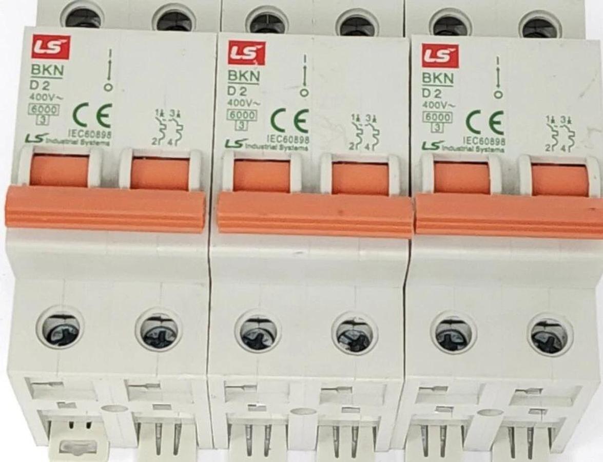 Used LOT OF 3 LS BKN D2 BREAKERS 400V