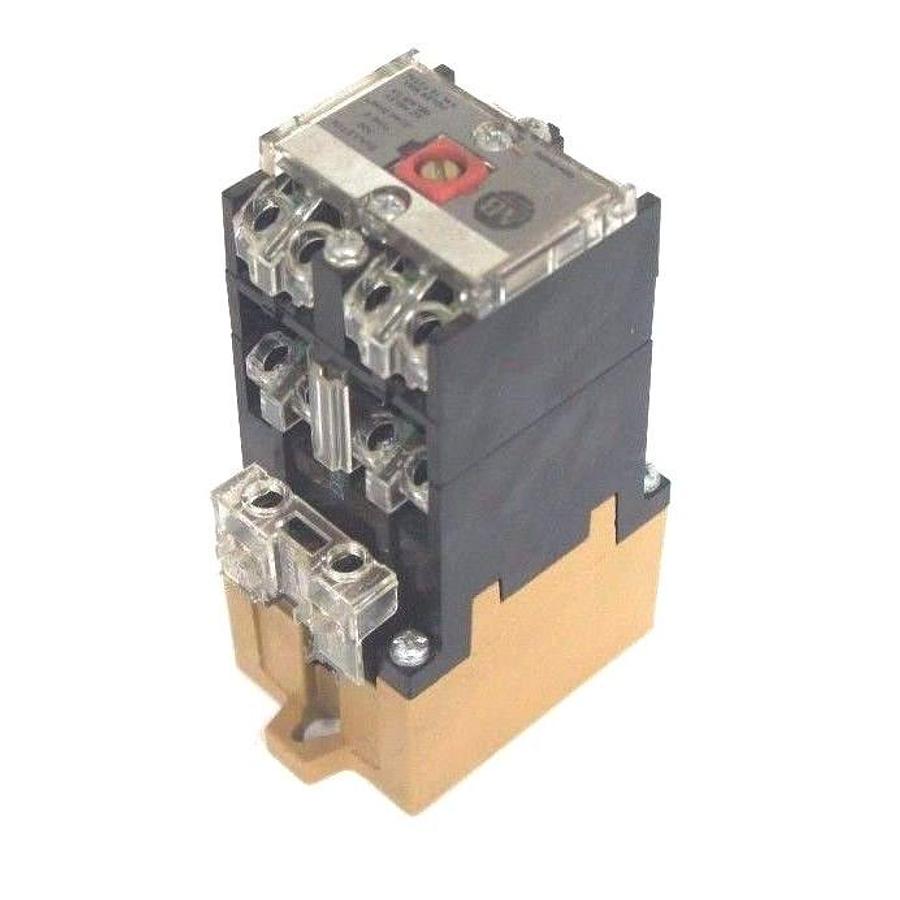 Used ALLEN BRADLEY 700-P800A1 TYPE P CONTROL RELAY SER D 700P800A1, 115-120V