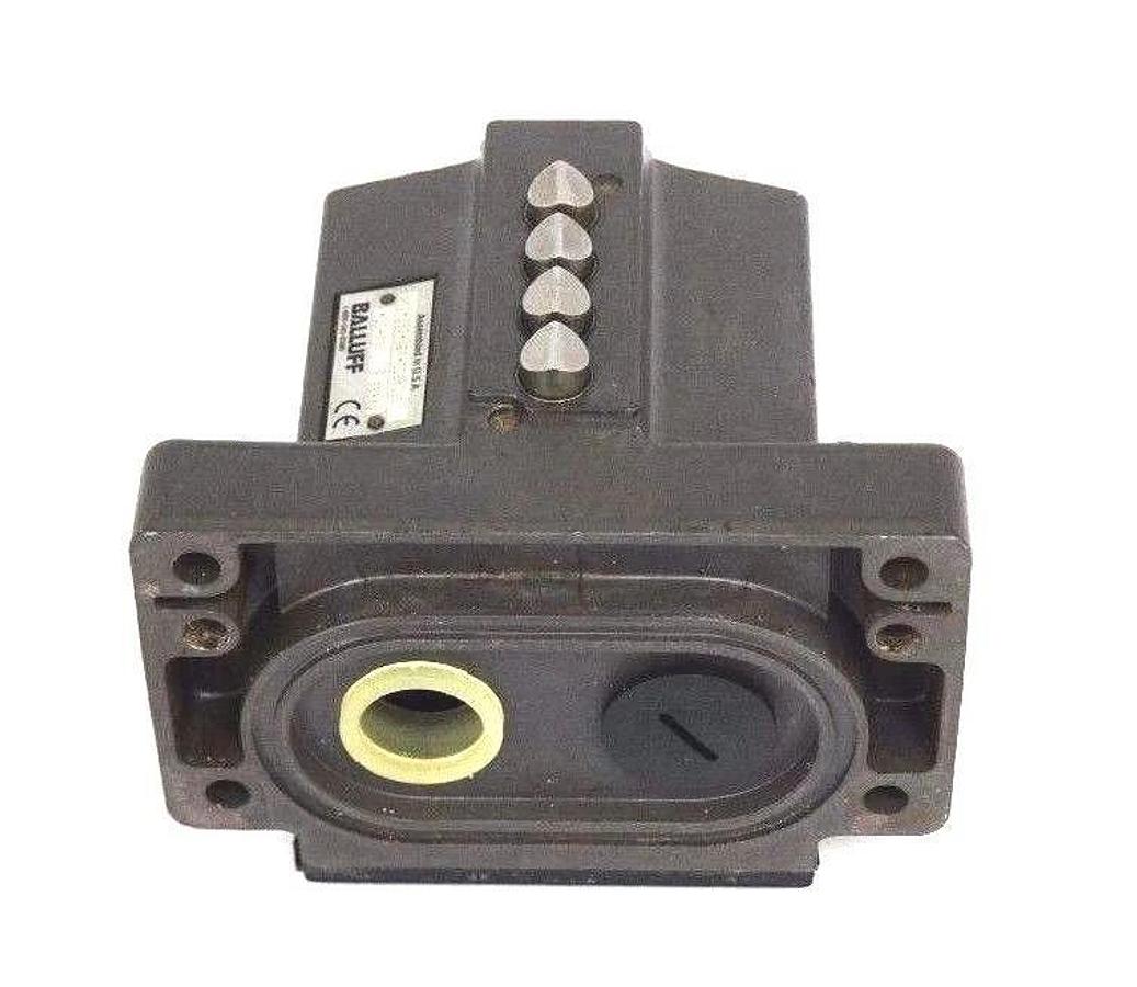Used BALLUFF BNS-519-D04-D12-100-10-FD PROXIMITY SWITCH 240VAC, 6A, BNS519D04D12100
