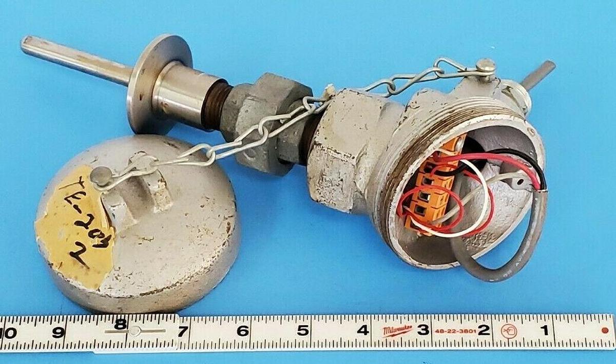 Used GENERIC PYROMATION 3871 TE-205-2 TEMPERATURE SESNSOR TE2052