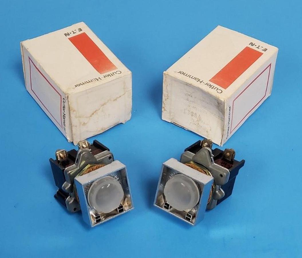 Used LOT OF 2 NEW CUTLER-HAMMER E30BA COMPACT PUSHBUTTON INDICATING LIGHTS, 120V