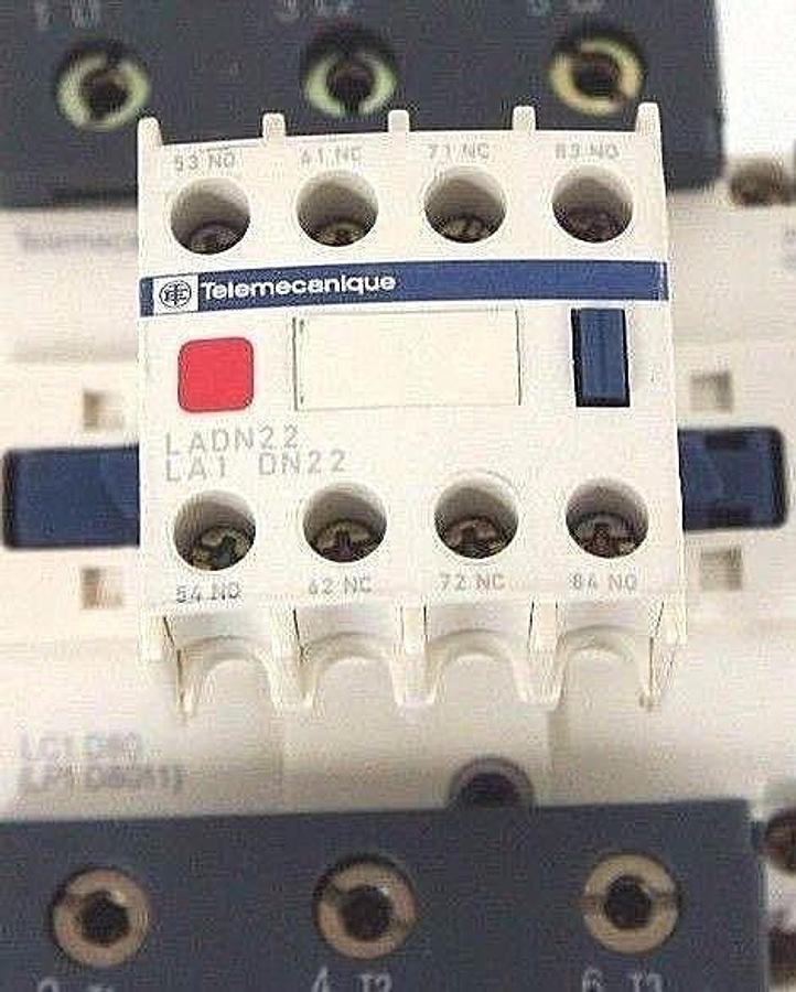 Used NEW TELEMECANIQUE LC1DREQ3831G4 CONTACTOR LC1 D80, LP1 D8011 W/ LADN22