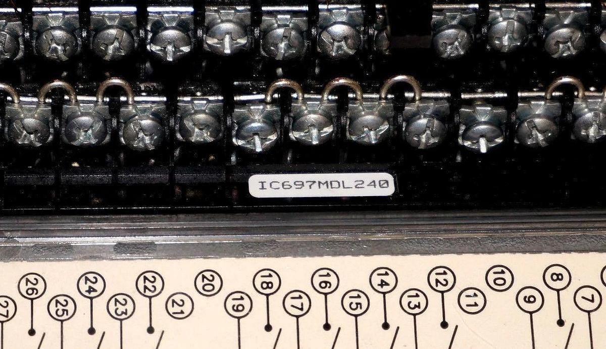 Used GE FANUC IC697MDL240B INPUT MODULE 120VAC IC697MDL240