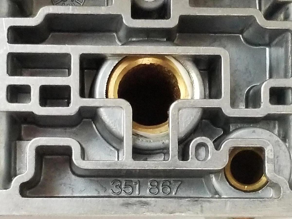 Used FESTO CPV10-GE-MP-6 VALVE BLOCK INTERFACE W/ 351 867, U-3/8B SILENCER