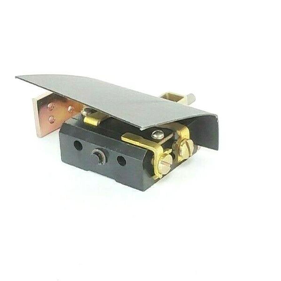 Used SQUARE D 1445-B2-G3 LIMIT SWITCH 1445B2G3