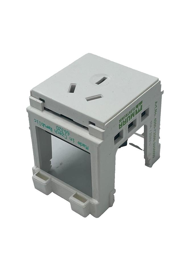 Used Murr Elektronik 4000-72000-3250000 Female/Male Pass-Thru Plug Socket