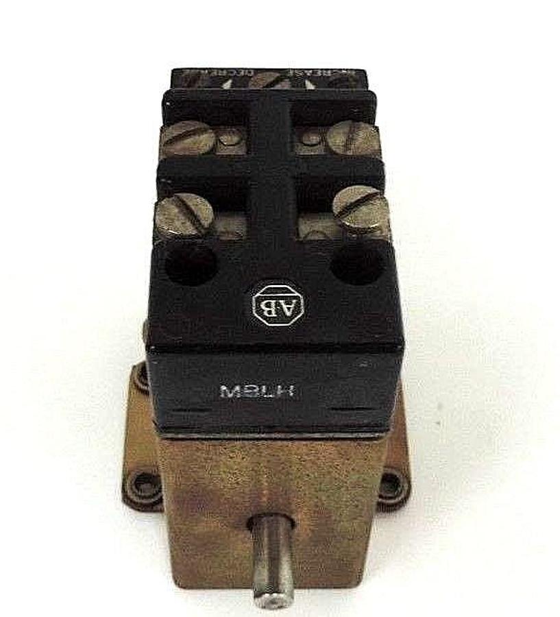 Used ALLEN BRADLEY X-151135 TIMING RELAY MECHANISM X151135