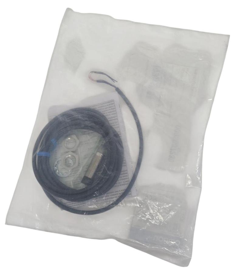 NEW OMRON E2B-M12KN05-WP-C1 PROXIMITY SENSOR E2BM12KN05WPC1 2M
