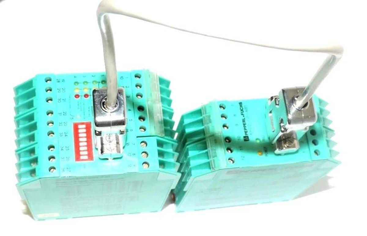 Used PEPPERL+FUCHS IVI-KHD2-4HRX CONTROL INTERFACE W/ KHD2-IVI-AB1 BUS COUPLER