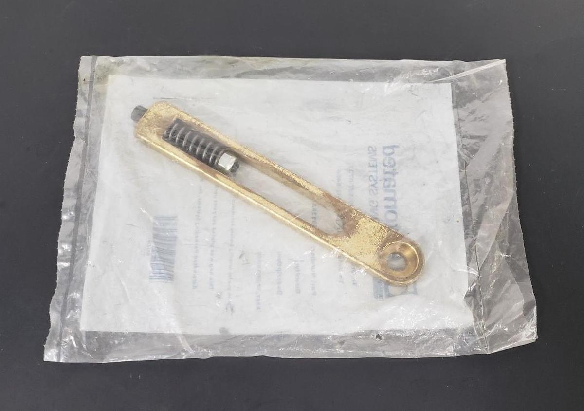 NIB AUTOMATED PACKAGING SYSTEMS 59138A1 SPRING HINGE ASSY