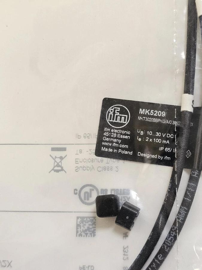 Used NEW IFM MKT3020BBPKG/A/0,3M/ZH/US/2X T-SLOT CYLINDER SENSOR MK5209 10...30V DC