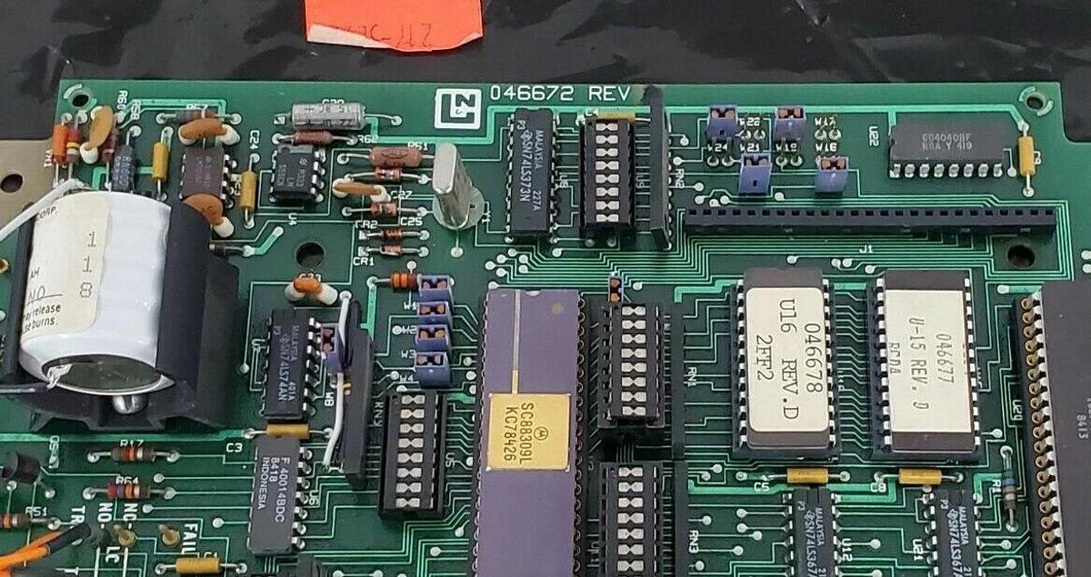 Used HONEYWELL LEEDS & NORTHRUP 046672 CIRCUIT BOARD