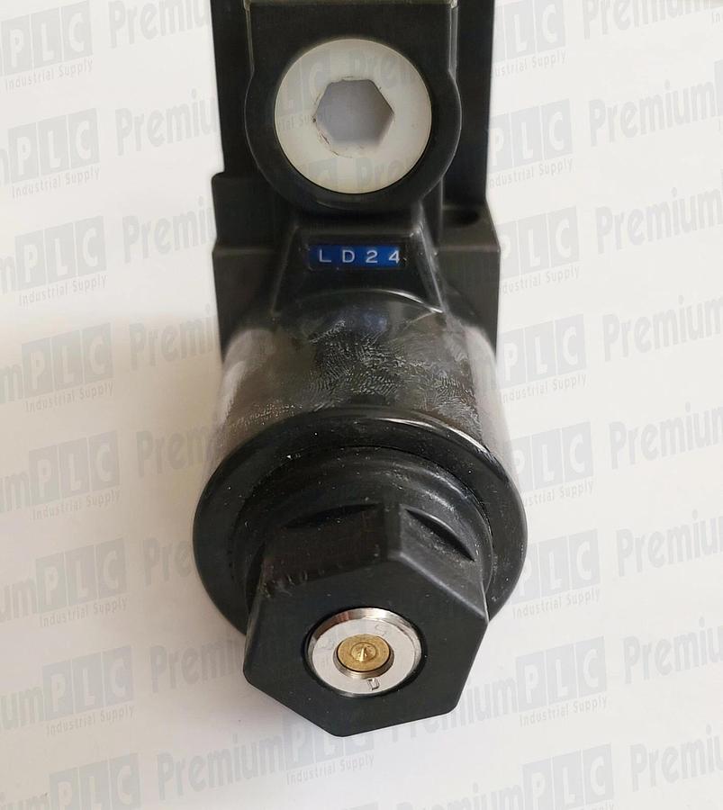 NEW YUKEN L-DSG-01-2B2-D24-70 DIRECTIONAL VALVE LDSG012B2D2470