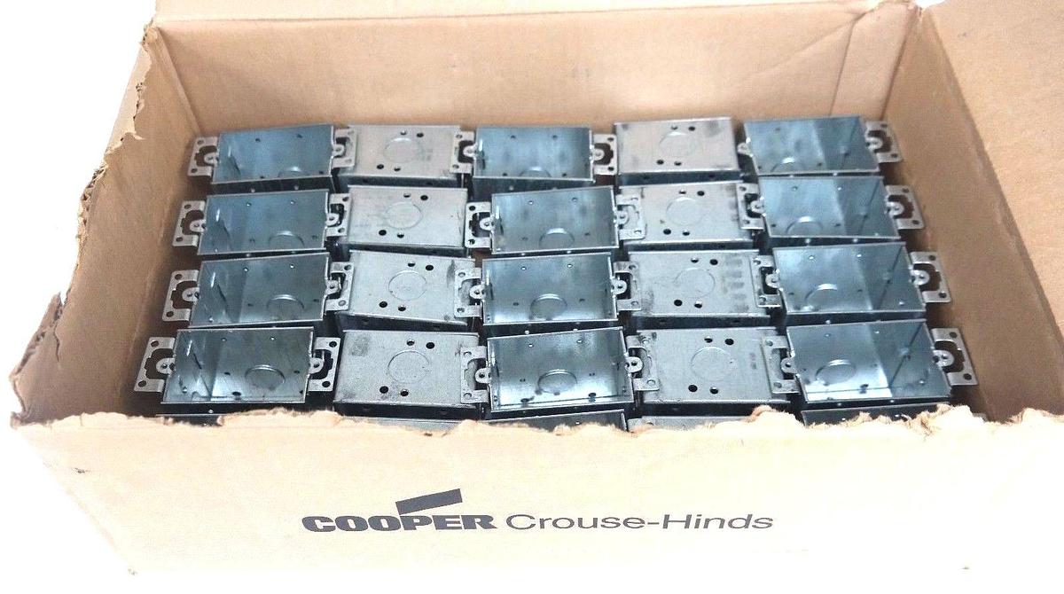 Used BOX OF 25 NEW COOPER CROUSE-HINDS TP676 GANGABLE SWITCH BOXES 2-3/4" DEEP