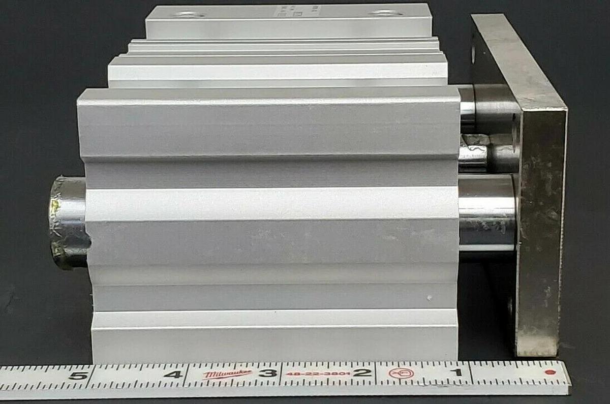 Used NEW SMC MGPM63-30Z ACTUATOR CYLINDER MGPM6330Z