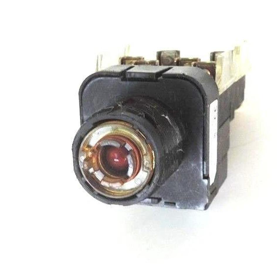 Used ALLEN BRADLEY 800H-16JRRH17KB7AX PUSHBUTTON 800H16JRRH17KB7AX SER. F 120 VAC