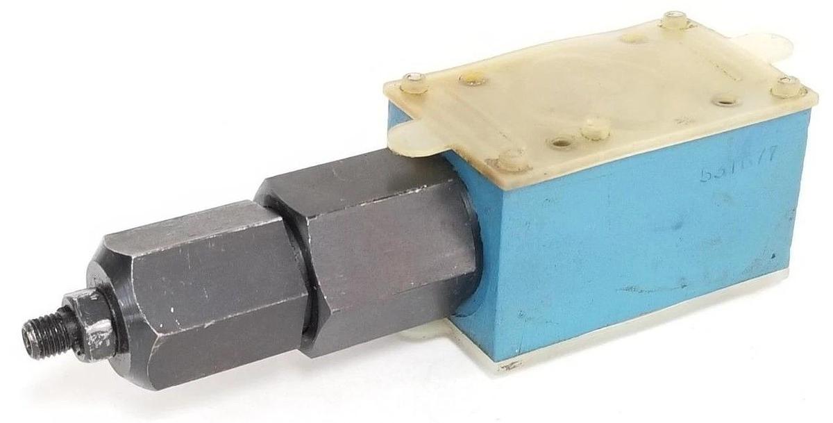 Used VICKERS DGMC-3-PT-CW-31 PRESSURE RELIEF VALVE 507265 17-SA-MEB C03285D