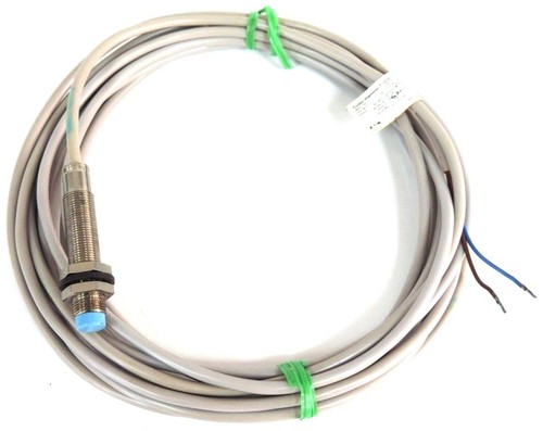 Used NEW CUTLER HAMMER E57S INDUCTIVE PROXIMITY SENSOR SERIES A1 90-250VAC 45/65HZ