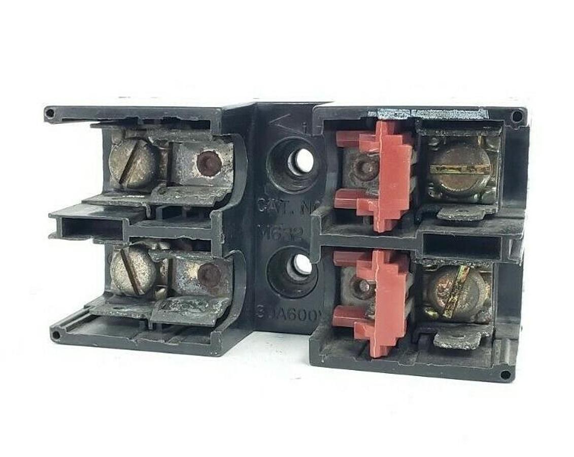 Used CONNECTRON MR632-77 FUSE BLOCK 30AMP, 2POLE, 600VAC, MR63277