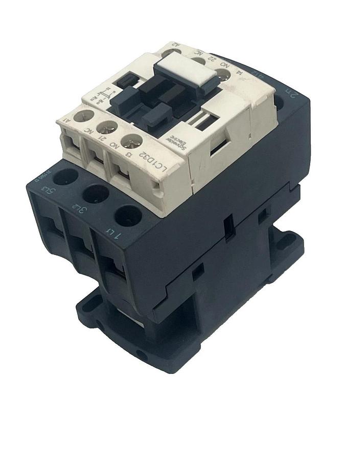 LOT OF 2 Schneider Electric LC1D32G7 32A 3‑Pole (3NO) IEC Contactor 120VAC NSNP