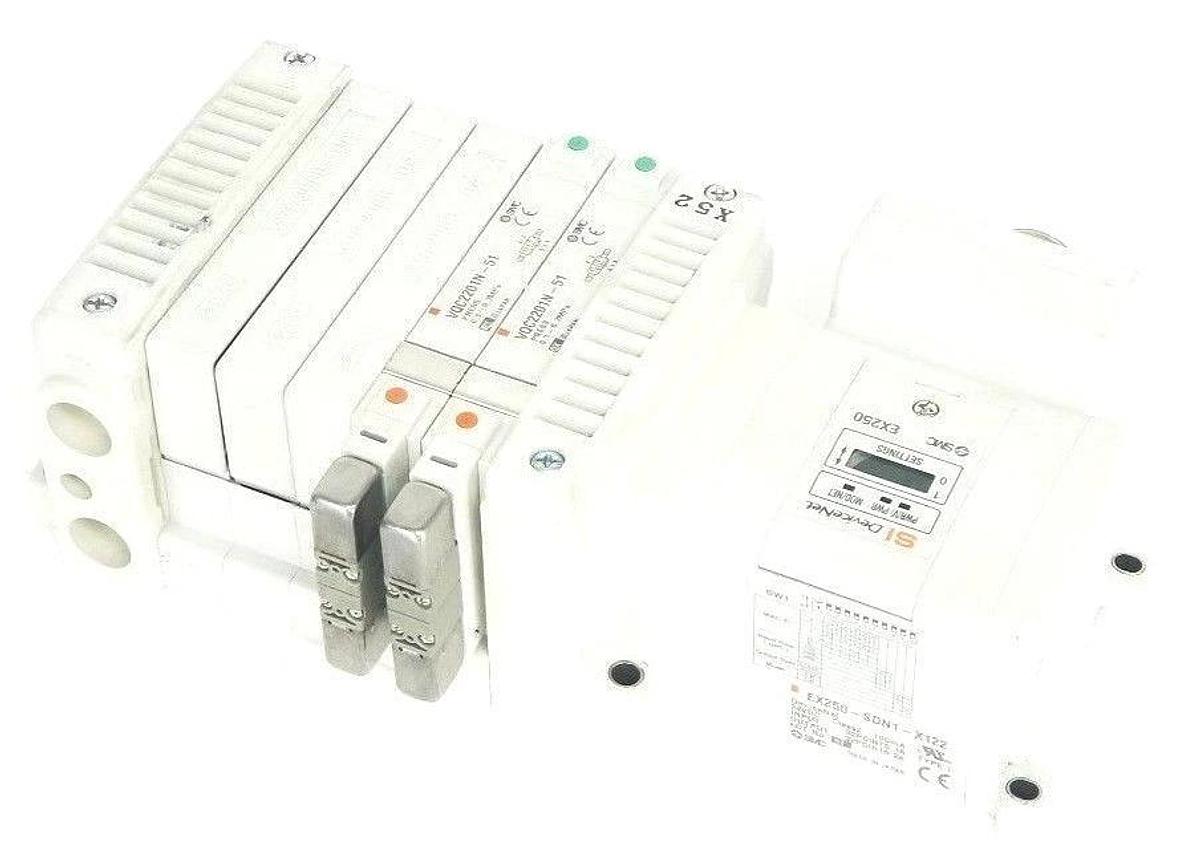 Used SMC SI DEVICENET EX250-SDN1-X122 MANIFOLD W/ (2) VQC2201N-51 & (3) VQC2201N-51