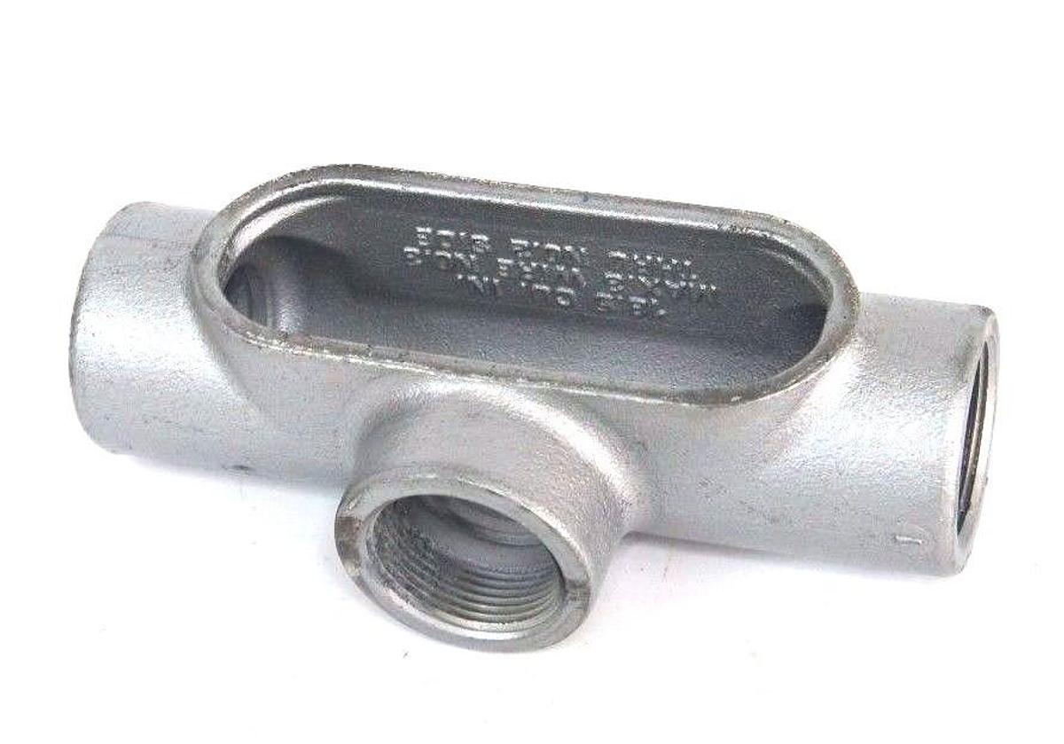 BOX OF 2 NEW COOPER CROUSE-HINDS T47 CONDUIT OUTLET BODIES FORM 7, 1-1/4"