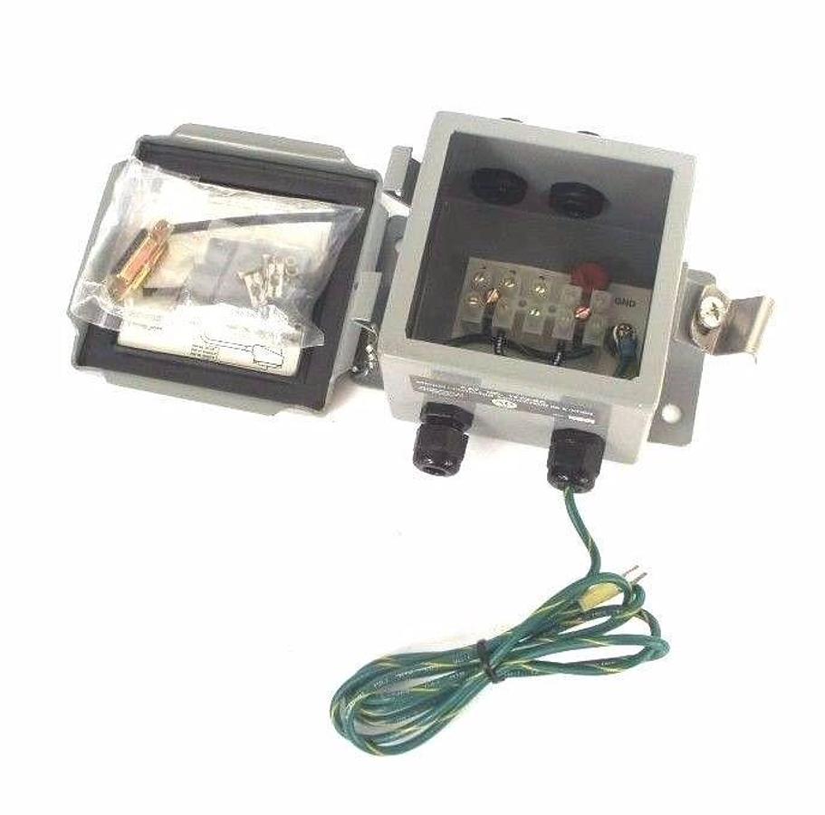 Used NEW ALLEN BRADLEY 1770-SC STATION CONNECTOR REV FT03, 1770SC