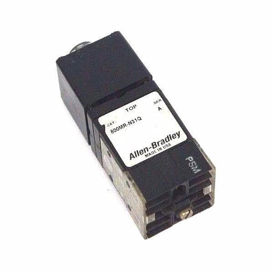 Used ALLEN BRADLEY 800MR-N31Q OPERATOR FOR SELECTOR SWITCH SER. A W/ 800M-XA CONTACT