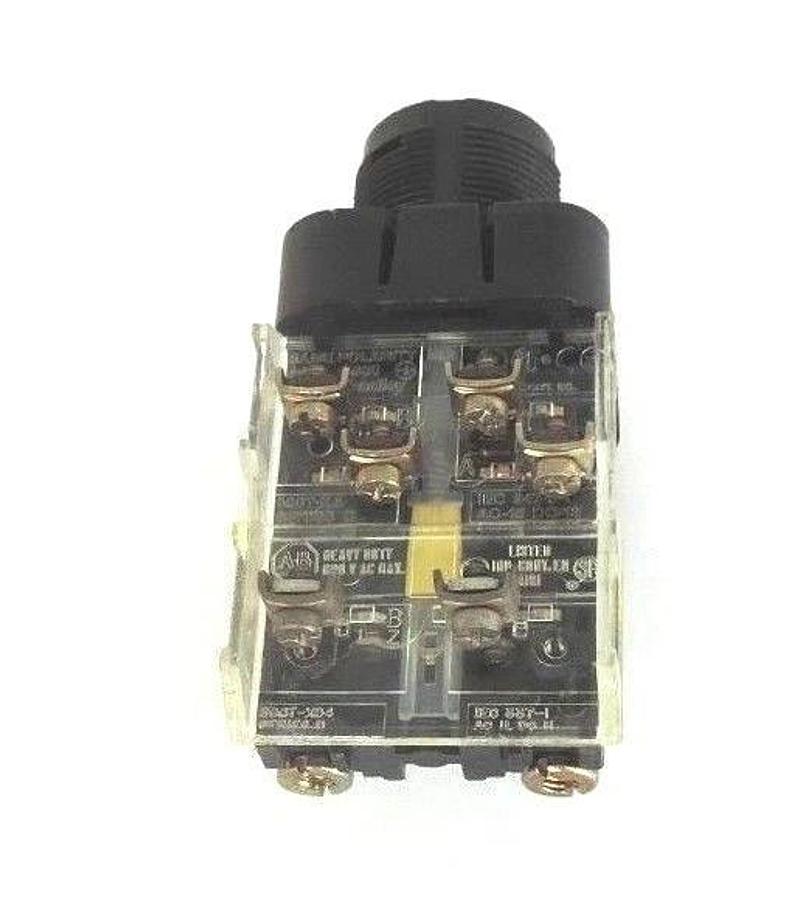 Used ALLEN BRADLEY 800H-16JRRH17KB7AX PUSHBUTTON 800H16JRRH17KB7AX SER. F 120 VAC