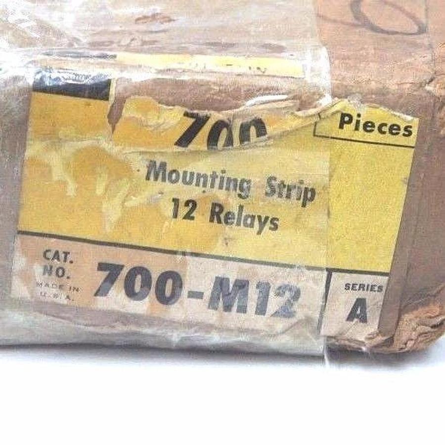 BOX OF 5 NEW ALLEN BRADLEY 700-M12 UNIVERSAL MOUNTING STRIP 12 RELAY SLOTS SER A