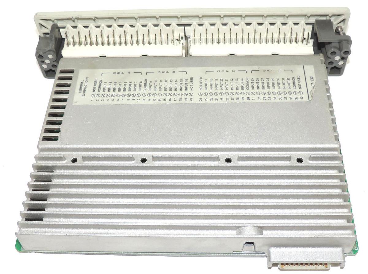 Used AEG MODICON AS-B807-132 INPUT MODULE ASB807132 120 VAC