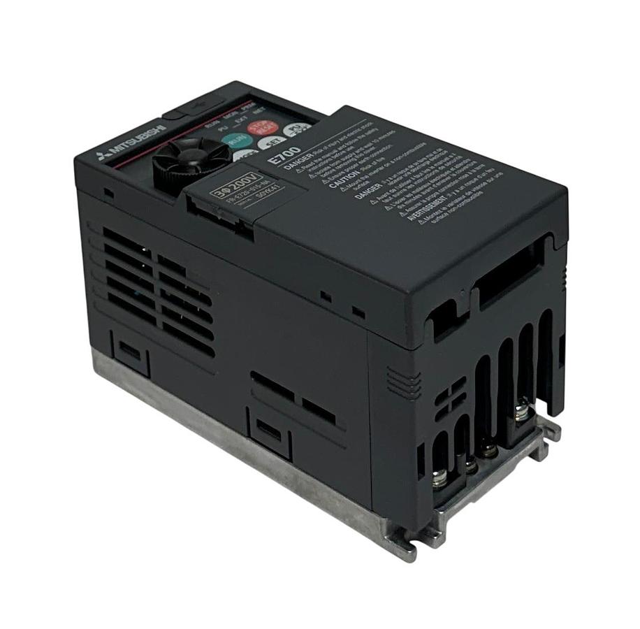 Used MITSUBISHI FR-E720-015-NA / FRE720015NA COMPACT INVERTER E700 200-240VAC NSMP