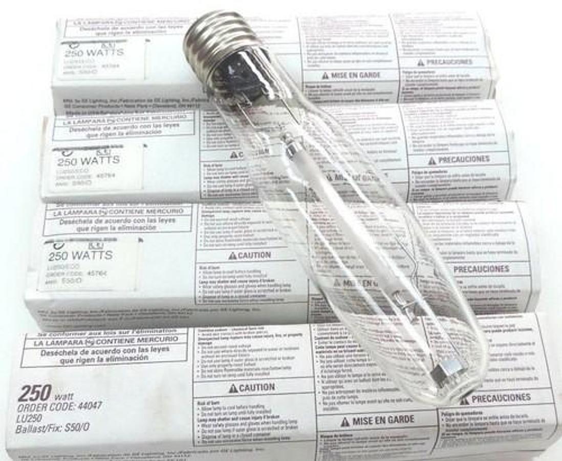 LOT OF 4 NEW GE LUCALOX LAMPS LU250/ECO, 250 WATTS