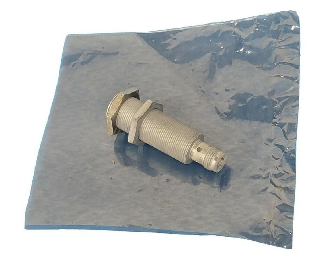 Used BALLUFF BESM18EIPSC72BS04GS01 PROXIMITY SENSOR BES M18EI-PSC72B-S04G-S01