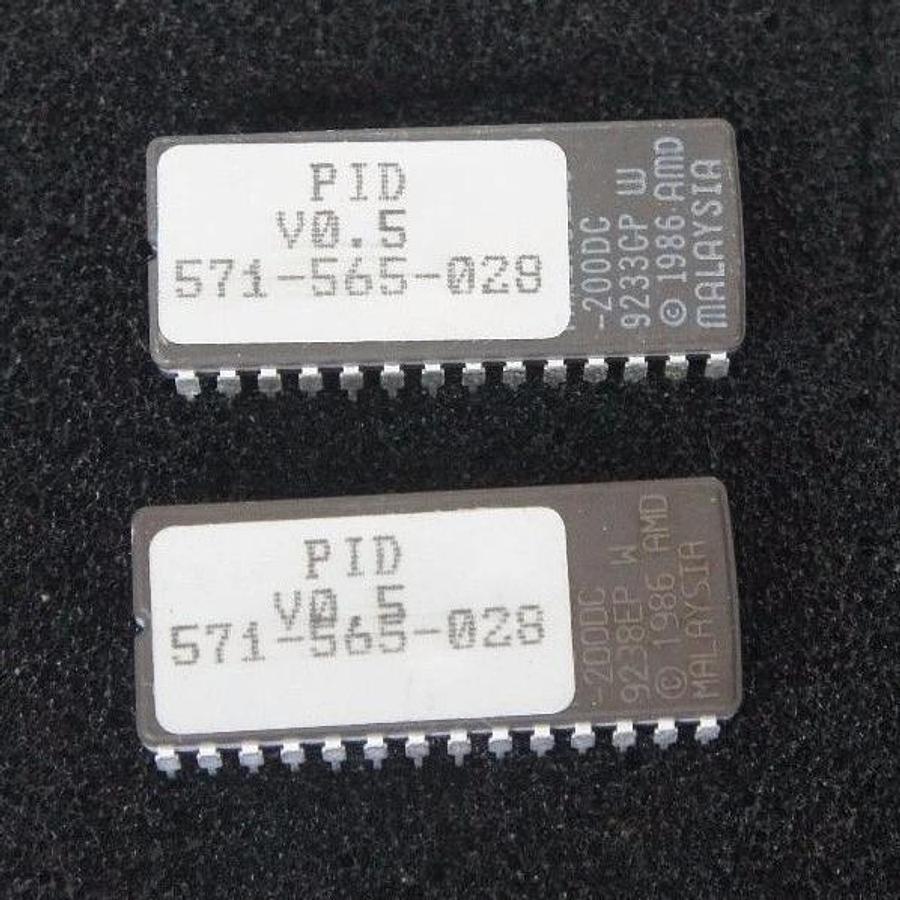 Used GENERIC EPROMS (6) V1.2A 571-565-030 (2) V0.5 571-565-028, 571-565-040, 080493