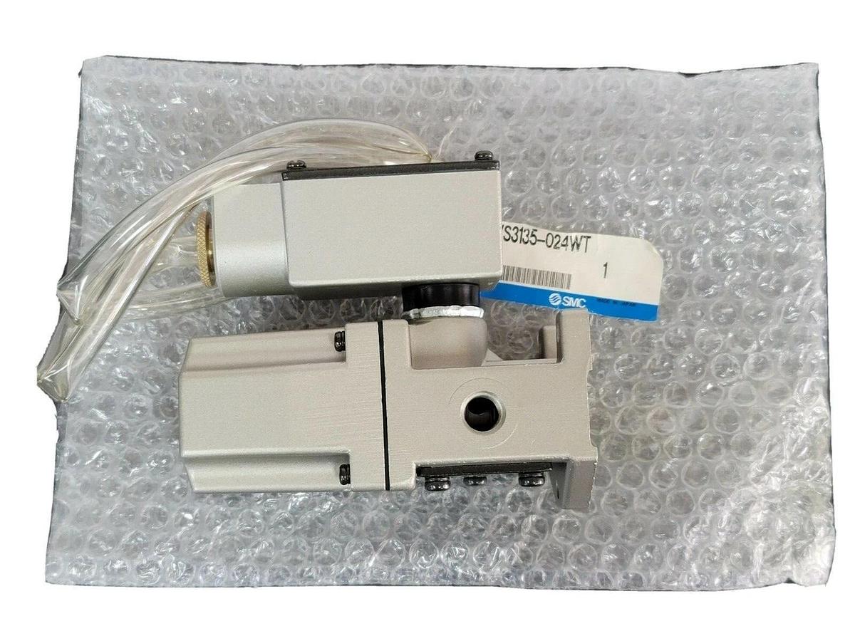 Used NEW SMC VS3135-024WT SOLENOID VALVE VS3135024WT
