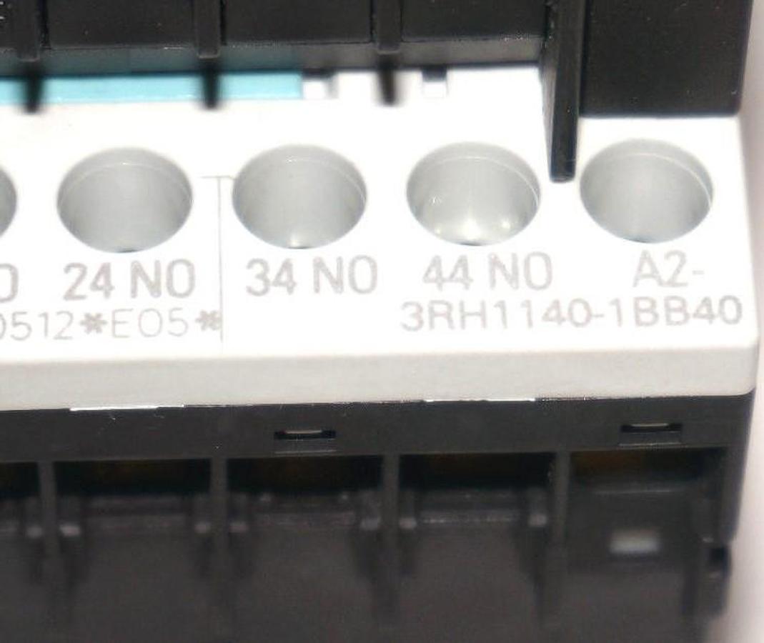 Used SIEMENS 3RH1140-1BB40 CONTACTOR W/3RH1911-1GA40 AND W/ 3RT1916-1BB00
