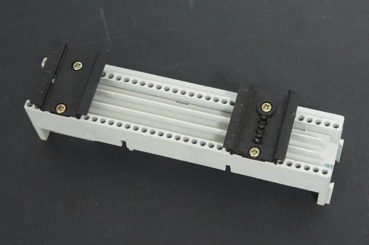 Used SIEMENS 8US10505RM07 BUS BAR ADAPTER 8US1 050-5RM07