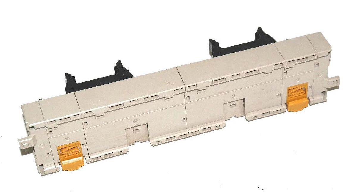 Used OMRON XW2B-40G5-T TERMINAL CONNECTOR XW2B40G5T