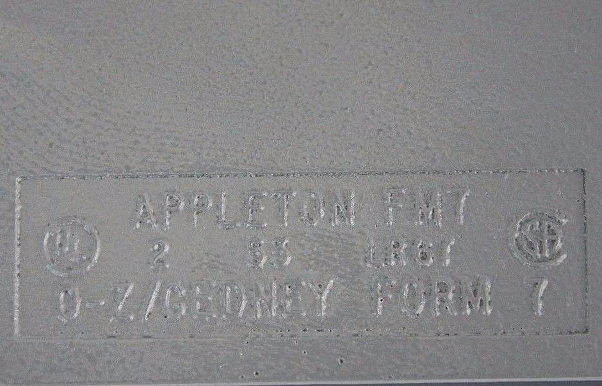 Used NIB APPLETON LR67 GRAYLOY FM7 CONDUIT BODY TYPE LR, 2"