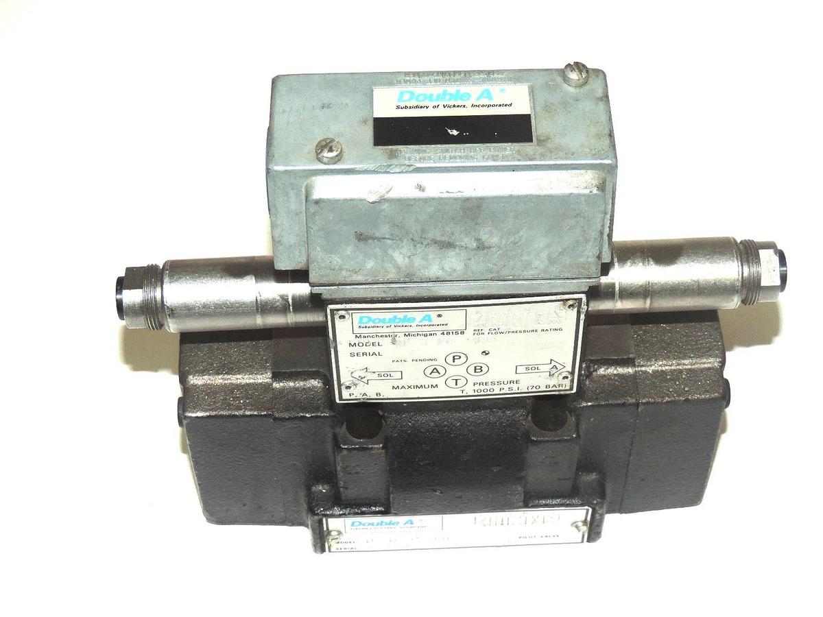 Used VICKERS DOUBLE A QF02C10D1 DIRECTIONAL CONTROL VALVE W/ PILOT VALVE QF3FF10B1