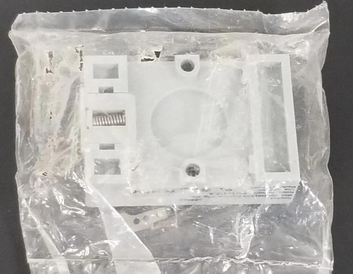 NEW DAYTON 5X852E RELAY SOCKET 10A, 300V, 8-BLADE