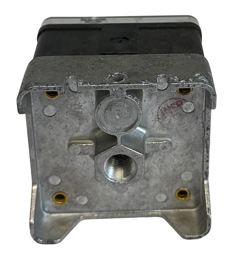 Used ANTUNES CONTROLS RLGP-G / 8104116203 GAS PRESSURE SWITCH 1-20'' W.C. 10A USNP